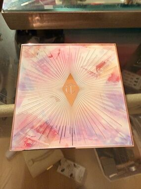 Charlotte Tilbury Glow & Blush Quad — Peach, Pink, Champagne, Bronze